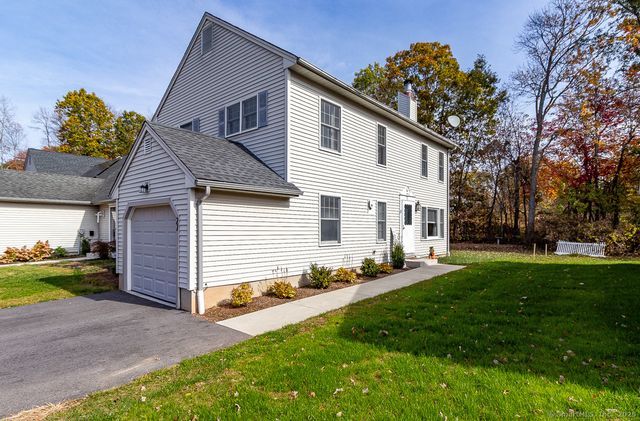 27 Deer Run Trail, Manchester, CT 06042