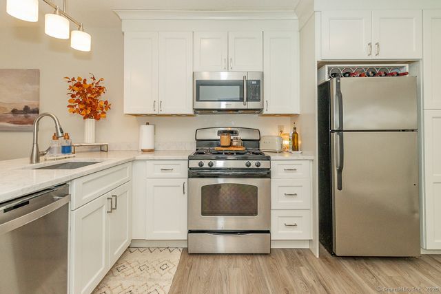 27 Deer Run Trail, Manchester, CT 06042