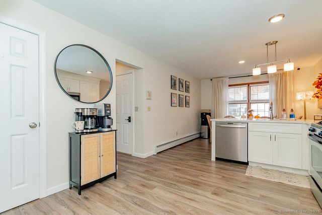 27 Deer Run Trail, Manchester, CT 06042