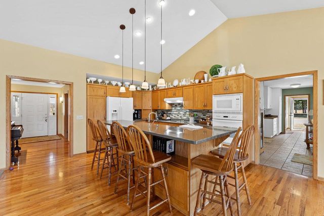 E10059 Block Road, Prairie Du Sac, WI 53578