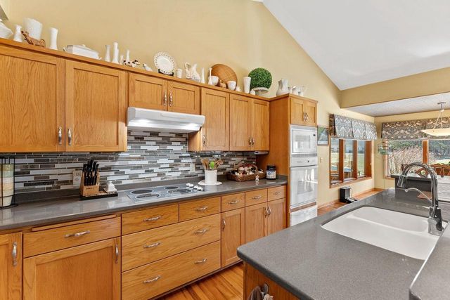 E10059 Block Road, Prairie Du Sac, WI 53578