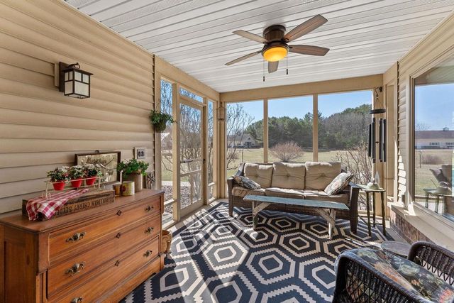 E10059 Block Road, Prairie Du Sac, WI 53578