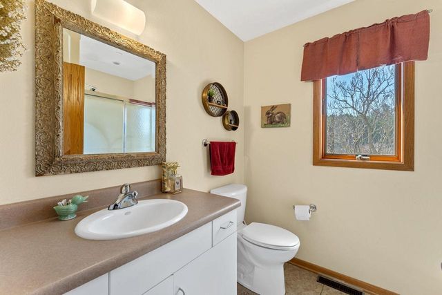 E10059 Block Road, Prairie Du Sac, WI 53578