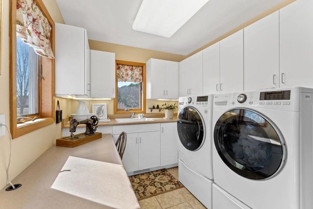 E10059 Block Road, Prairie Du Sac, WI 53578