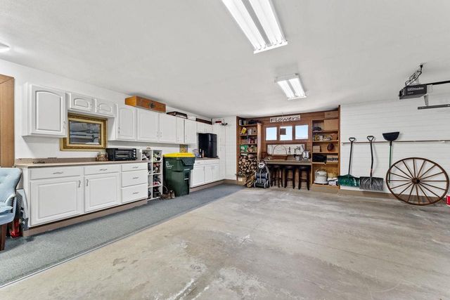 E10059 Block Road, Prairie Du Sac, WI 53578