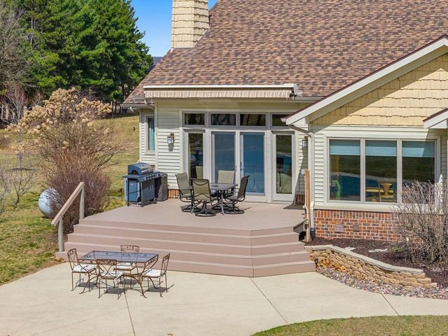 E10059 Block Road, Prairie Du Sac, WI 53578