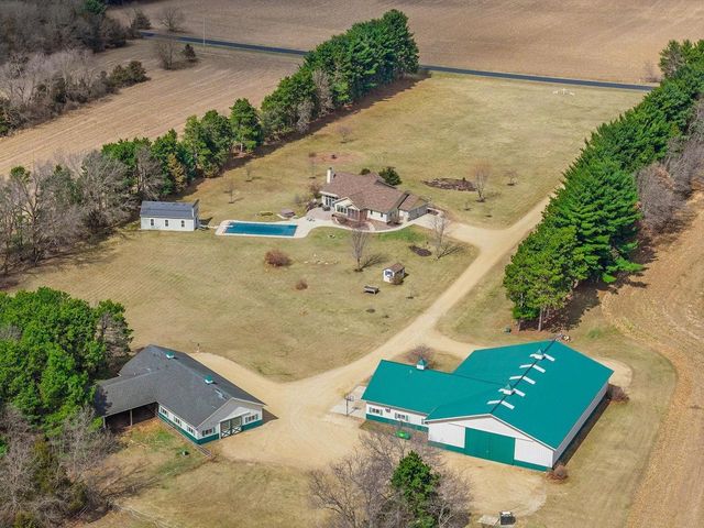 E10059 Block Road, Prairie Du Sac, WI 53578