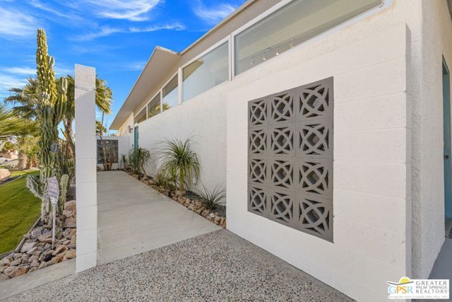 805 E Garden Road, Palm Springs, CA 92262