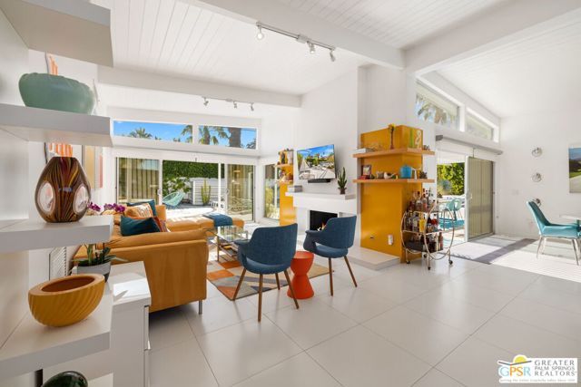 805 E Garden Road, Palm Springs, CA 92262