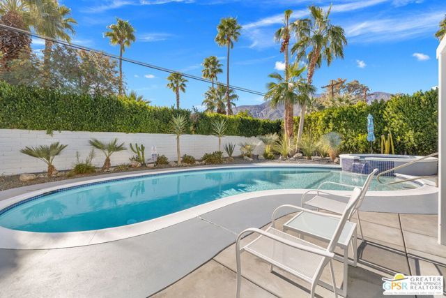 805 E Garden Road, Palm Springs, CA 92262