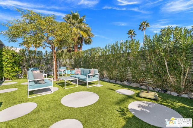 805 E Garden Road, Palm Springs, CA 92262