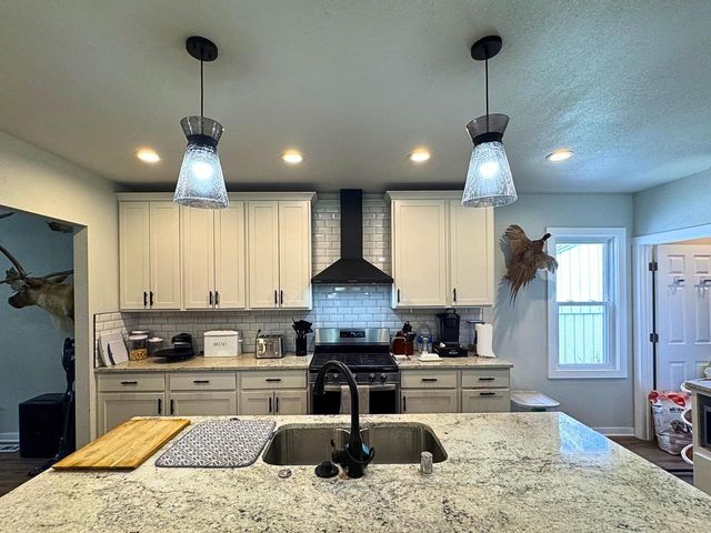 4221 Wood ROAD, Mount Pleasant, WI 53403