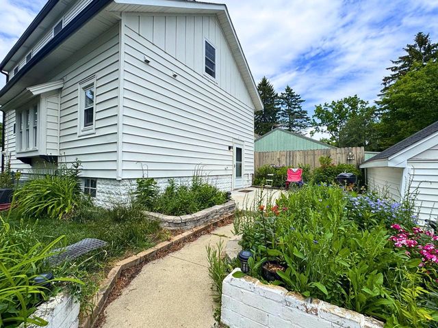 4221 Wood ROAD, Mount Pleasant, WI 53403