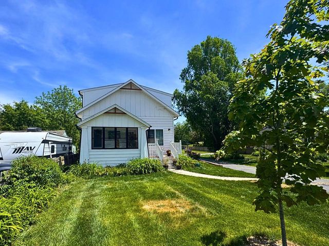 4221 Wood ROAD, Mount Pleasant, WI 53403