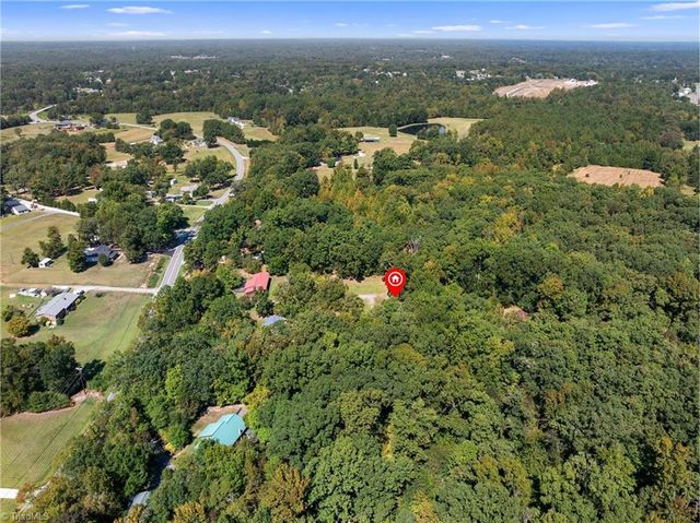 170 Garrett Lane, Thomasville, NC 27360