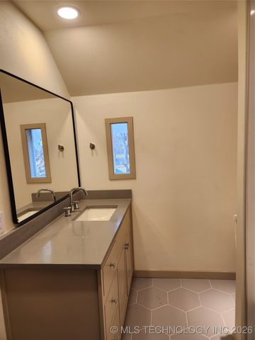 121 S Brown Street, Vinita, OK 74301