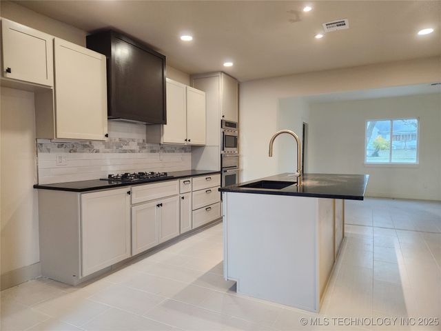 121 S Brown Street, Vinita, OK 74301