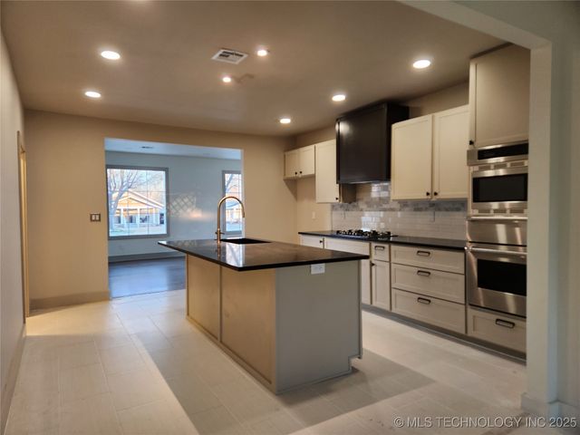 121 S Brown Street, Vinita, OK 74301