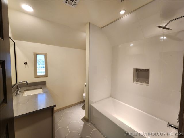 121 S Brown Street, Vinita, OK 74301