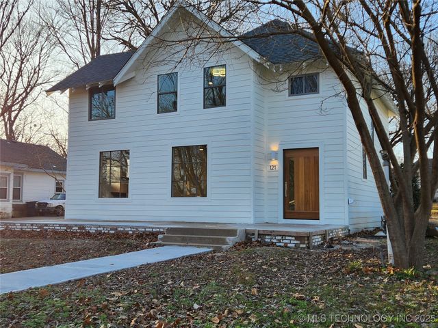 121 S Brown Street, Vinita, OK 74301