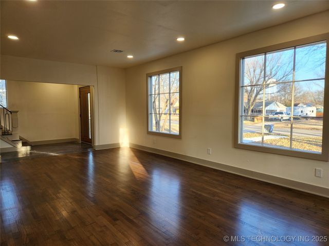 121 S Brown Street, Vinita, OK 74301