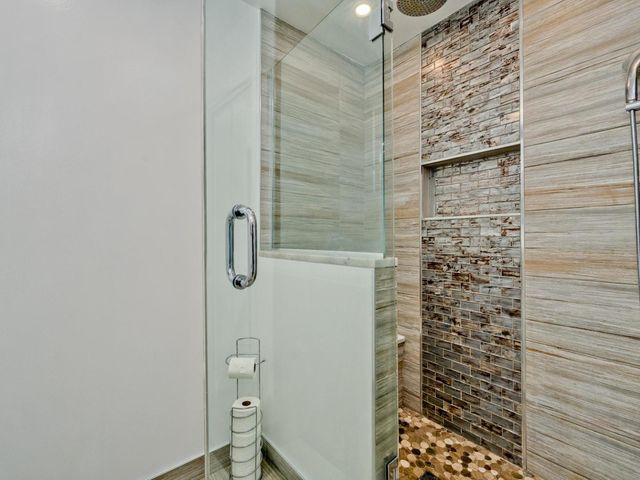 7201 N Lincoln Avenue 205, Lincolnwood, IL 60712