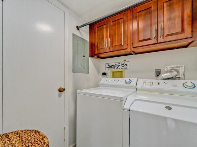 7201 N Lincoln Avenue 205, Lincolnwood, IL 60712