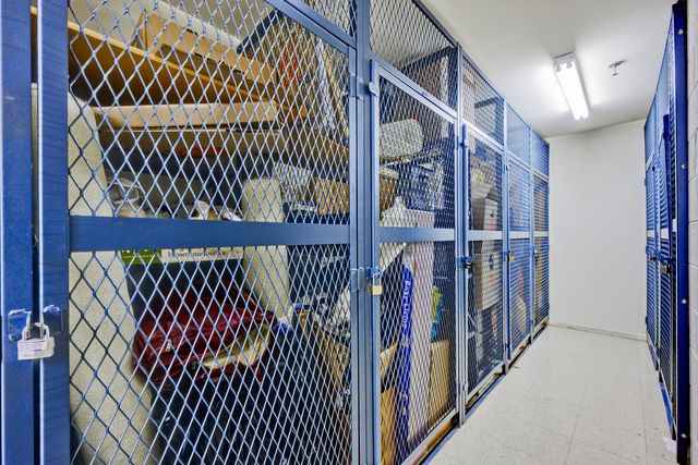 7201 N Lincoln Avenue 205, Lincolnwood, IL 60712