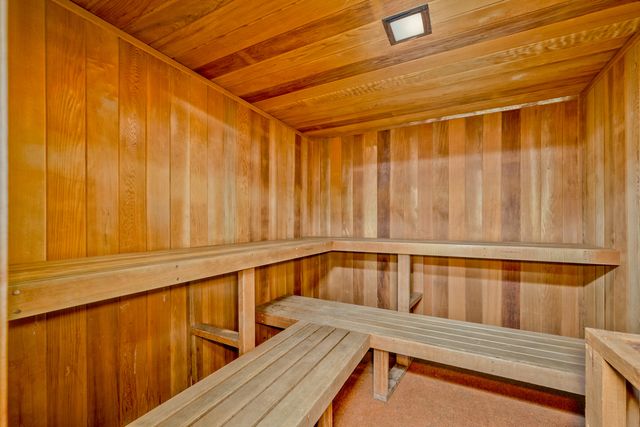 7201 N Lincoln Avenue 205, Lincolnwood, IL 60712