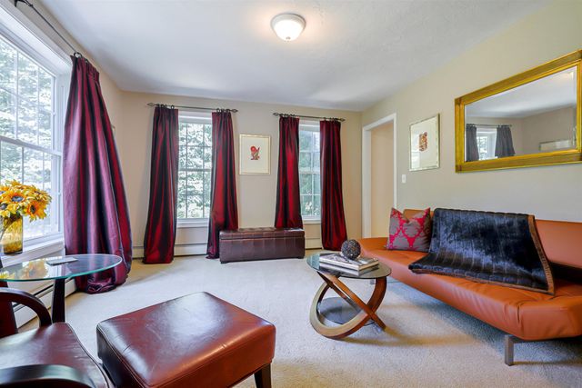 14 Meadow Brook Crossing, Sandown, NH 03873
