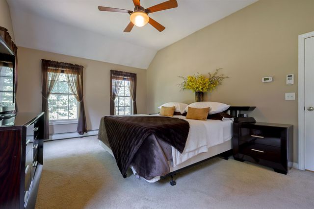 14 Meadow Brook Crossing, Sandown, NH 03873