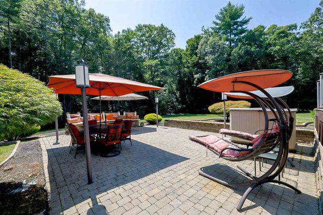14 Meadow Brook Crossing, Sandown, NH 03873