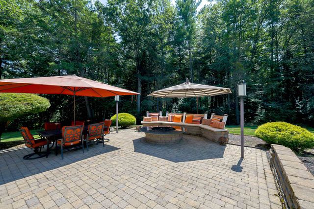 14 Meadow Brook Crossing, Sandown, NH 03873