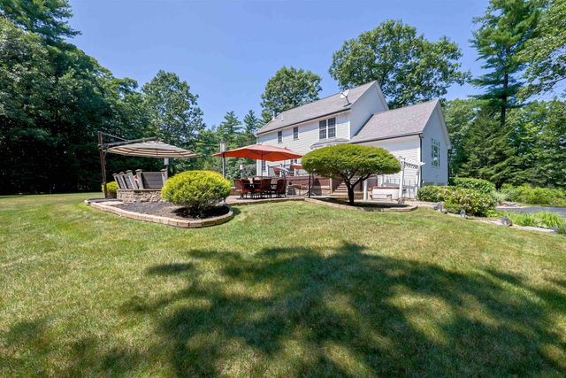 14 Meadow Brook Crossing, Sandown, NH 03873