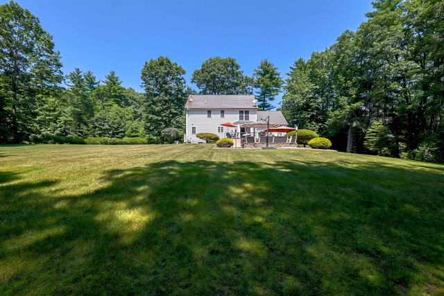 14 Meadow Brook Crossing, Sandown, NH 03873