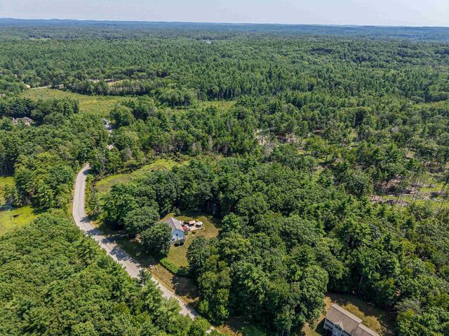 14 Meadow Brook Crossing, Sandown, NH 03873