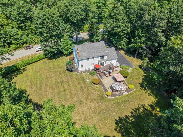 14 Meadow Brook Crossing, Sandown, NH 03873