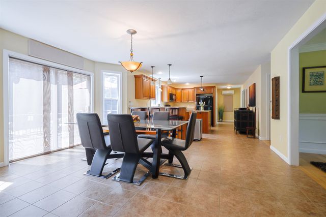 14 Meadow Brook Crossing, Sandown, NH 03873