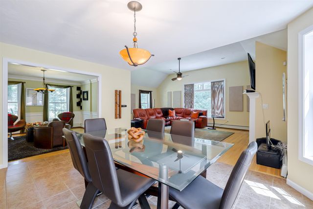 14 Meadow Brook Crossing, Sandown, NH 03873