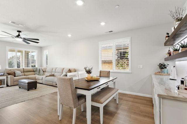 1375 Carson River Dr, Lincoln, CA 95648