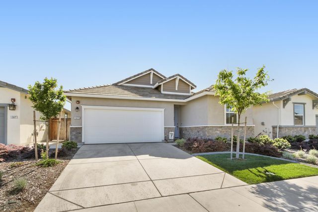 1375 Carson River Dr, Lincoln, CA 95648