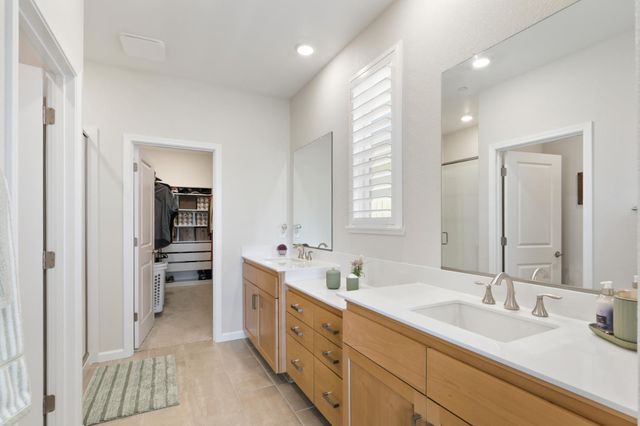 1375 Carson River Dr, Lincoln, CA 95648