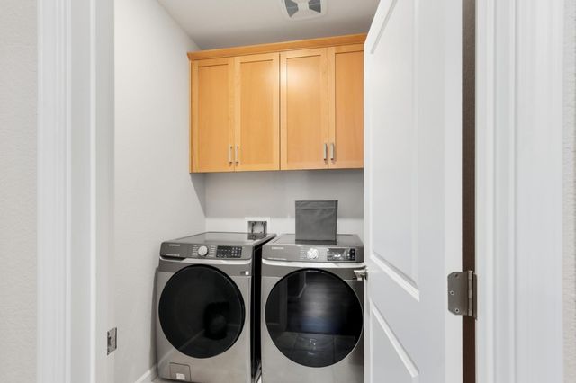 1375 Carson River Dr, Lincoln, CA 95648