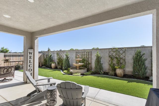 1375 Carson River Dr, Lincoln, CA 95648