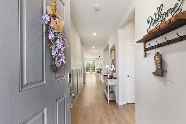 1375 Carson River Dr, Lincoln, CA 95648