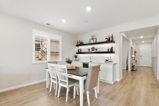 1375 Carson River Dr, Lincoln, CA 95648