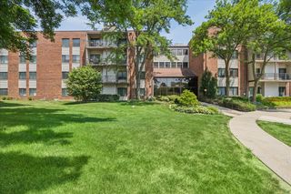 3030 Pheasant Creek Drive 103, Northbrook, IL 60062