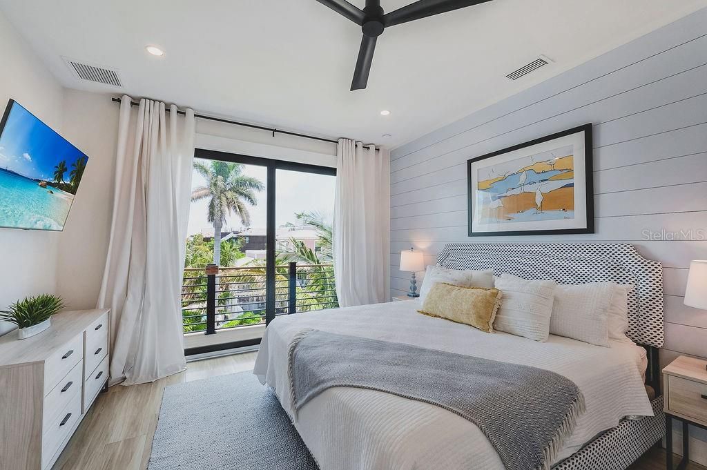 Image 37 of property listing at 526 SEAGULL WAY, Anna Maria, FL 34216