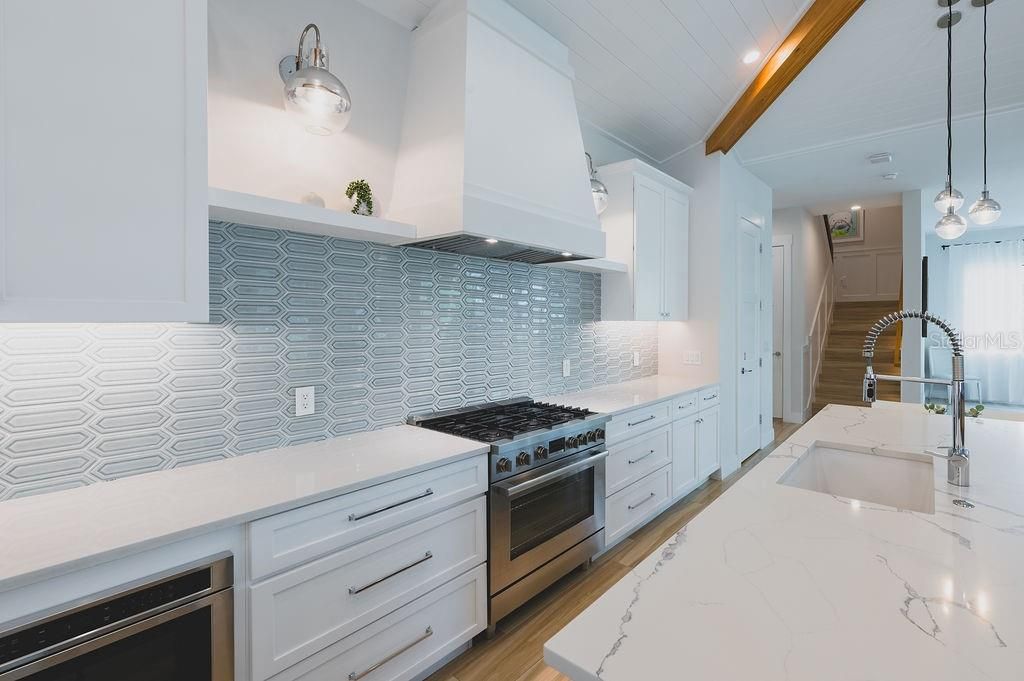 Image 10 of property listing at 526 SEAGULL WAY, Anna Maria, FL 34216