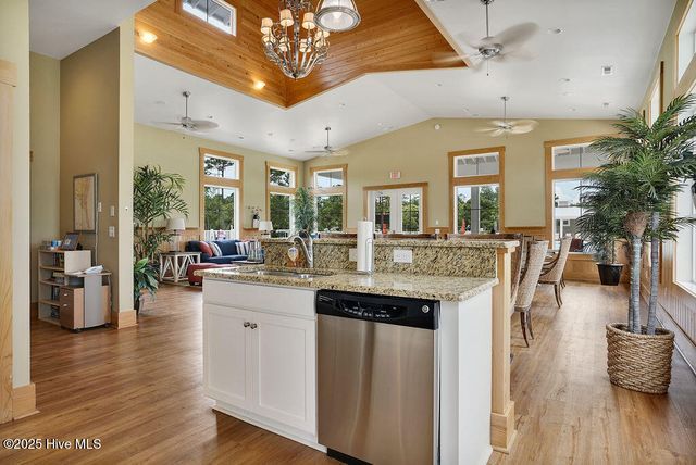 9319 Fallen Pear Lane NE, Leland, NC 28451